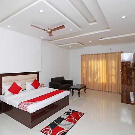 Oyo 29755 Hotel Jammu Airlines Buitenkant foto