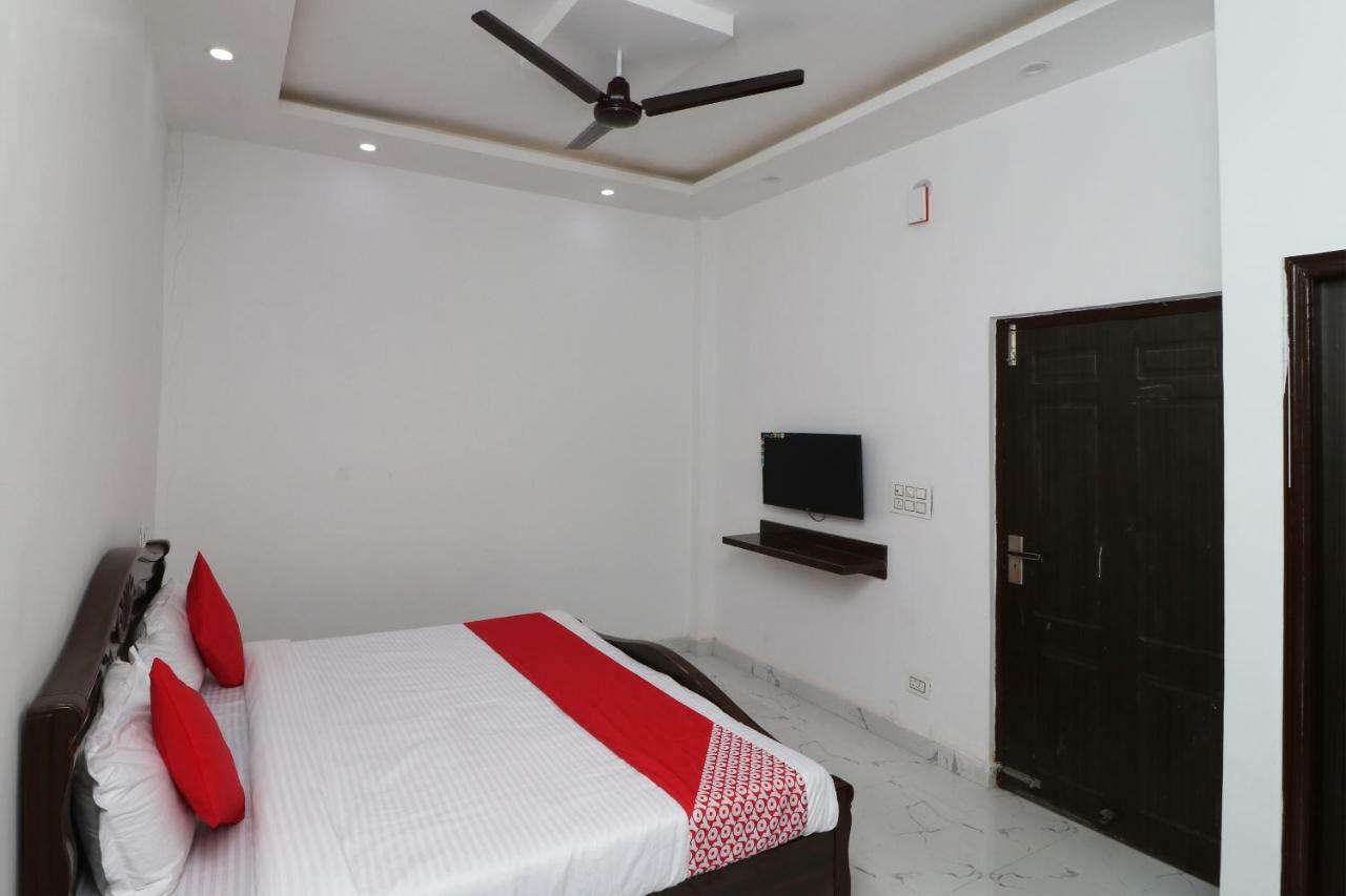Oyo 29755 Hotel Jammu Airlines Buitenkant foto