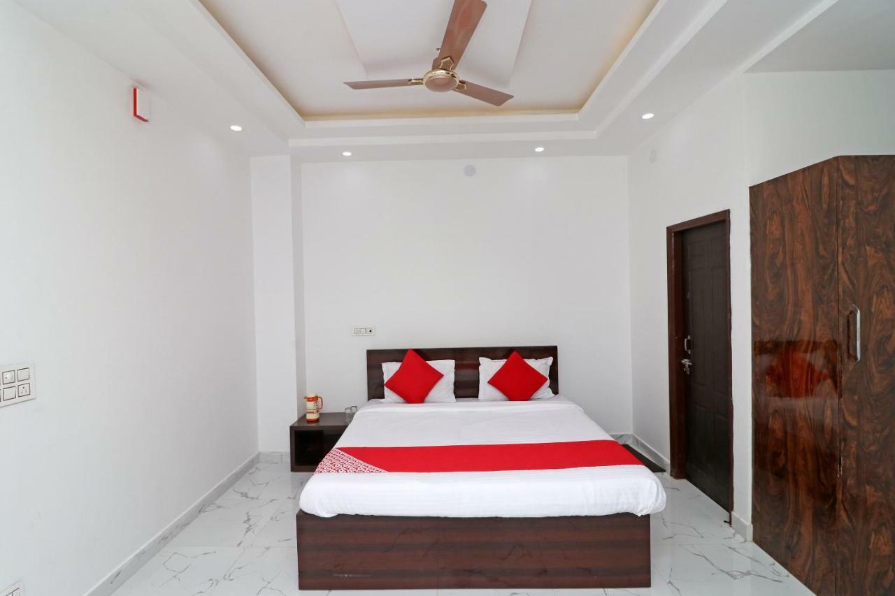 Oyo 29755 Hotel Jammu Airlines Buitenkant foto